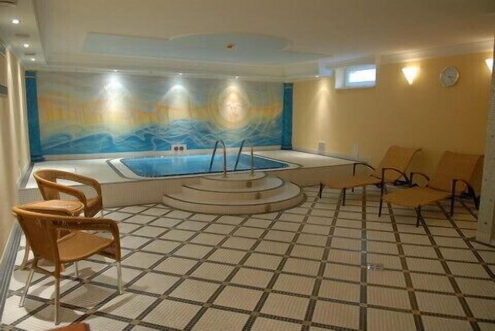 Hotel Tilia Pezinok Extérieur photo