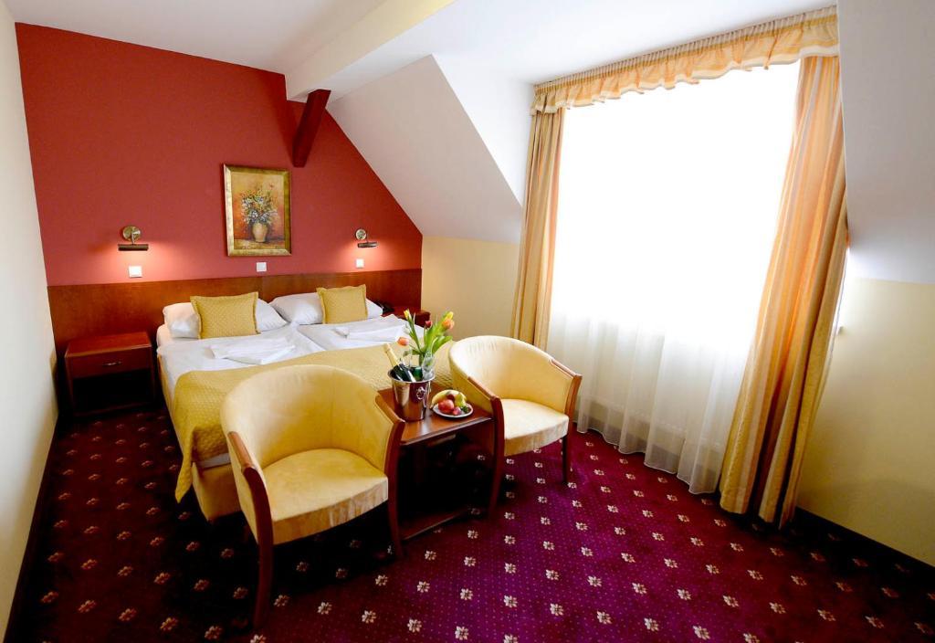 Hotel Tilia Pezinok Extérieur photo