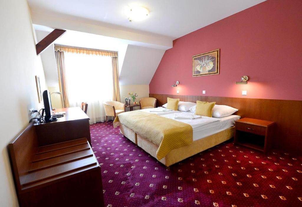 Hotel Tilia Pezinok Extérieur photo