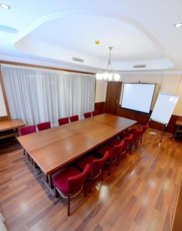 Hotel Tilia Pezinok Extérieur photo