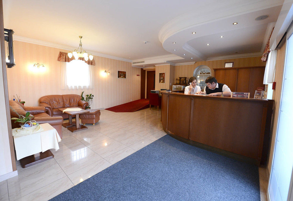 Hotel Tilia Pezinok Extérieur photo