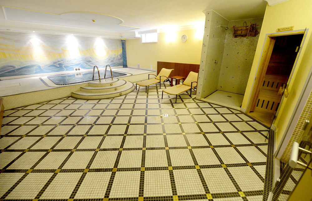 Hotel Tilia Pezinok Extérieur photo