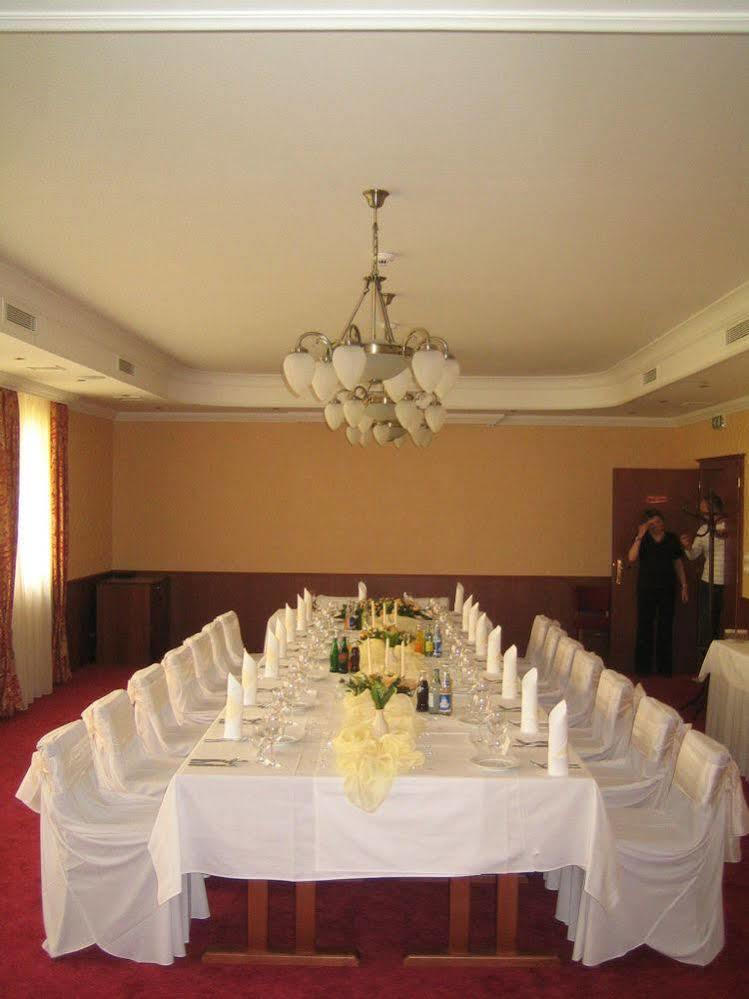 Hotel Tilia Pezinok Extérieur photo
